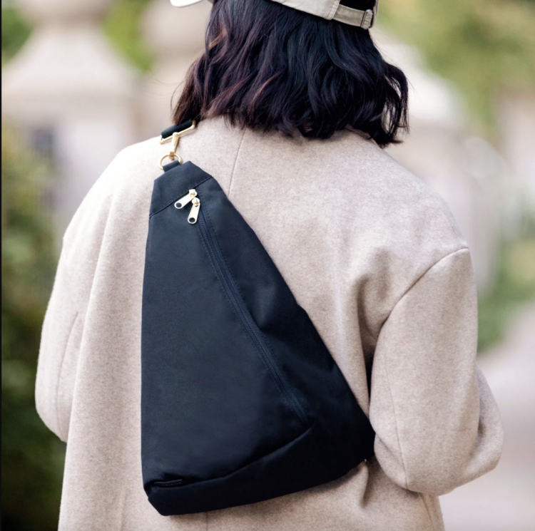 Canvelle Contour Sling Bag in black